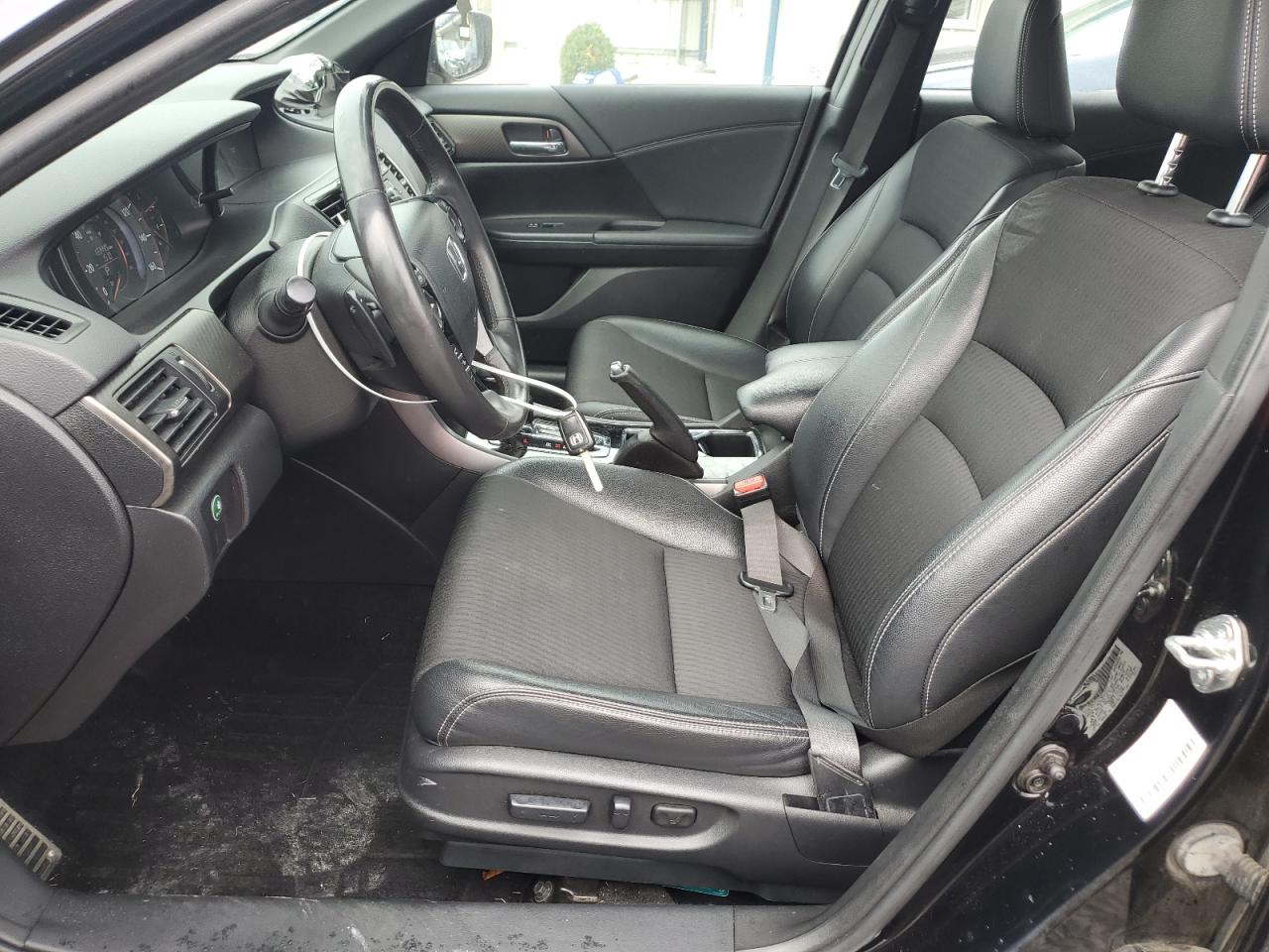 2017 Honda Accord VIN 1HGCR2F52HA237873 Copart auction photo, front end / minor dent/scratches damage thumbnail 7