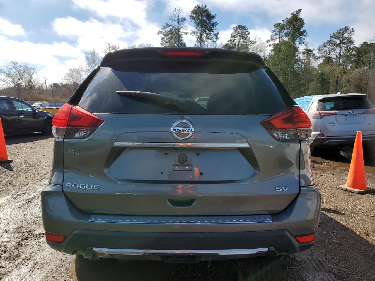 2017 Nissan Rogue VIN 5N1AT2MT1HC881468 Copart auction photo, front end damage thumbnail 6