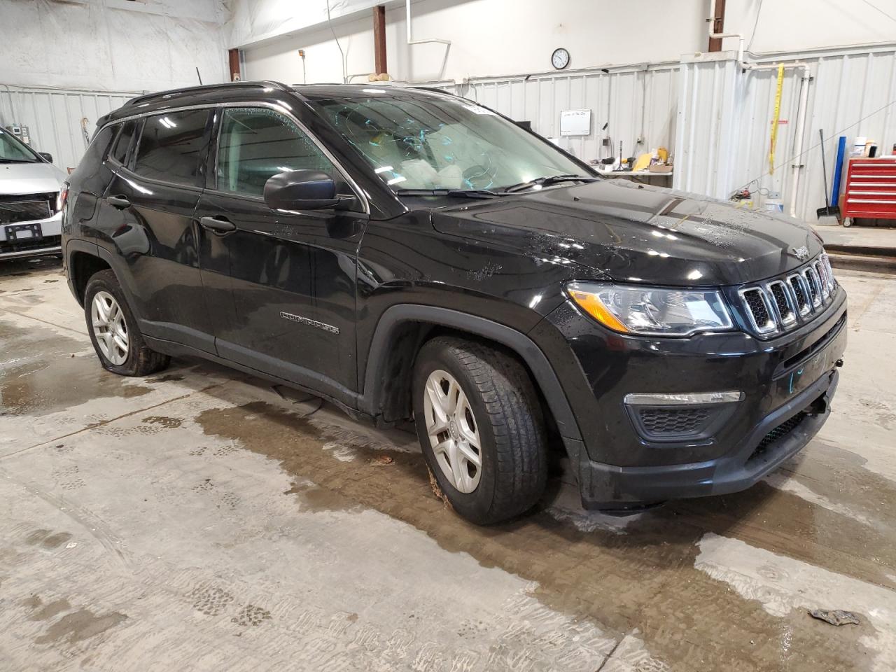 2019 Jeep Compass VIN 3C4NJCAB2KT840615 Copart auction photo, front end damage thumbnail 4