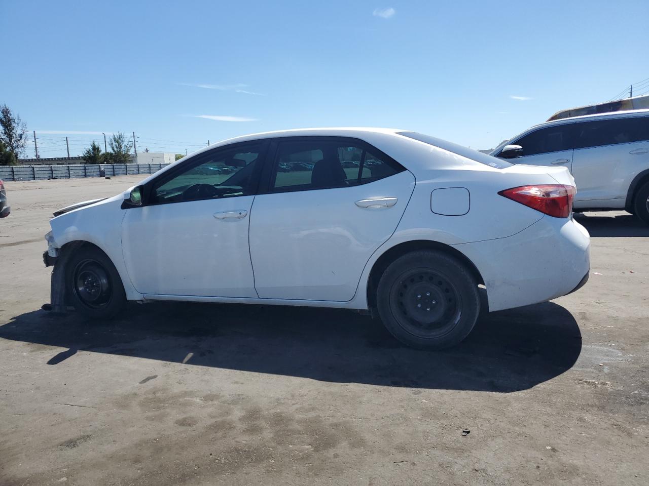 2019 Toyota Corolla VIN 5YFBURHE7KP888000 Copart auction photo, front end / side damage thumbnail 2