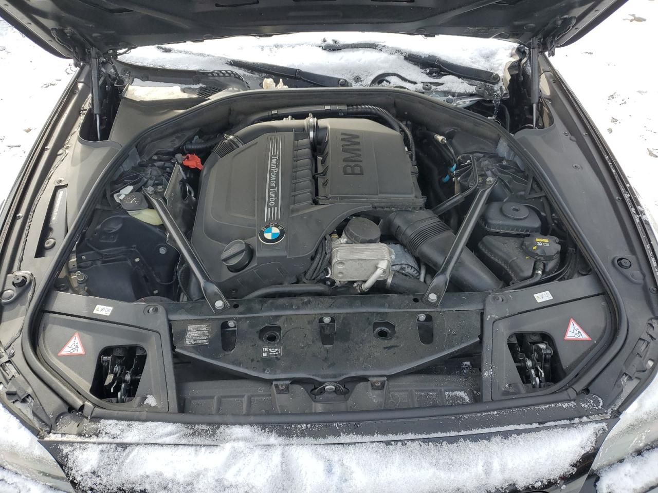 2016 BMW 5er VIN WBA5B3C56GG254870 Copart auction photo, front end / undercarriage damage thumbnail 11