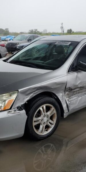 HONDA ACCORD SILVER - 1HGCM56837A052773