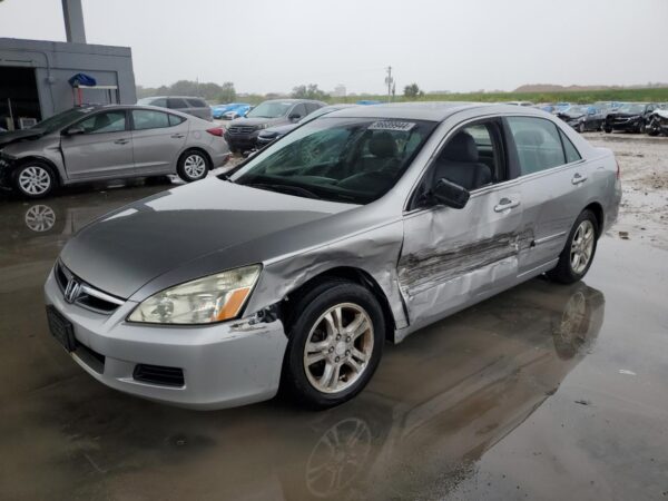 HONDA ACCORD SILVER - 1HGCM56837A052773