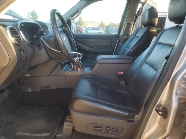 FORD EXPLORER GRAY - 1FMEU75858UA01260