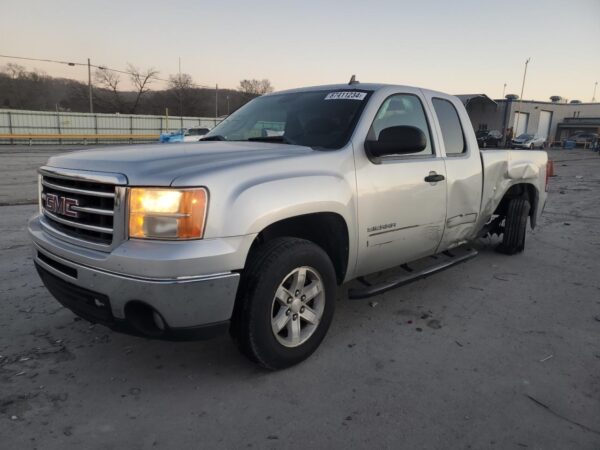 GMC SIERRA SILVER - 1GTR1VE01CZ113451