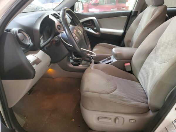 TOYOTA RAV4 WHITE - JTMBK31V385067348