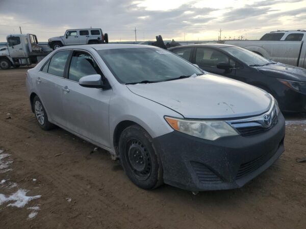 TOYOTA CAMRY SILVER - 4T4BF1FK7CR178220