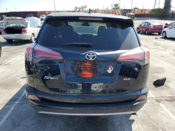 Toyota RAV4 2018 - JTMWFREV0JJ171148