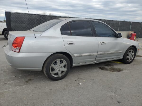 HYUNDAI ELANTRA SILVER - KMHDN46D74U856684