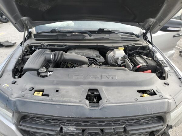 RAM 1500 SILVER - 1C6SRFFT7MN596923