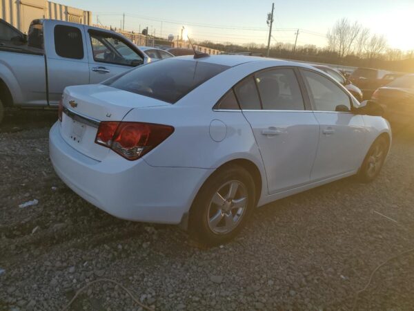 CHEVROLET CRUZE WHITE - 1G1PC5SB2F7238197