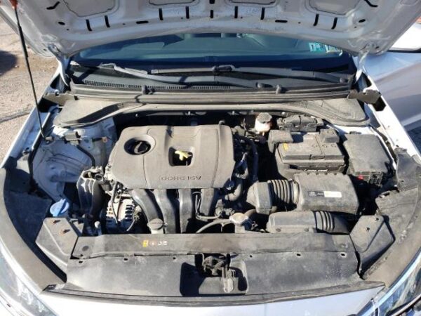 Hyundai Elantra 2019 - KMHD74LF8KU761077