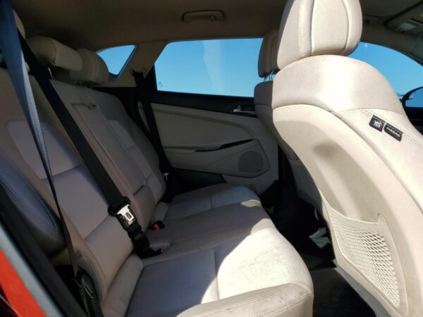 HYUNDAI TUCSON BURGUNDY - KM8J23A4XJU809111