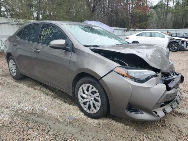 Toyota COROLLA 2018 - 2T1BURHE4JC098605