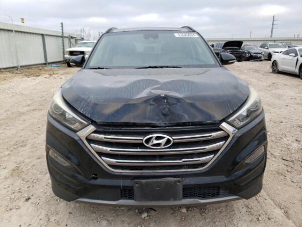 Hyundai Tucson 2016 - KM8J33A20GU222159