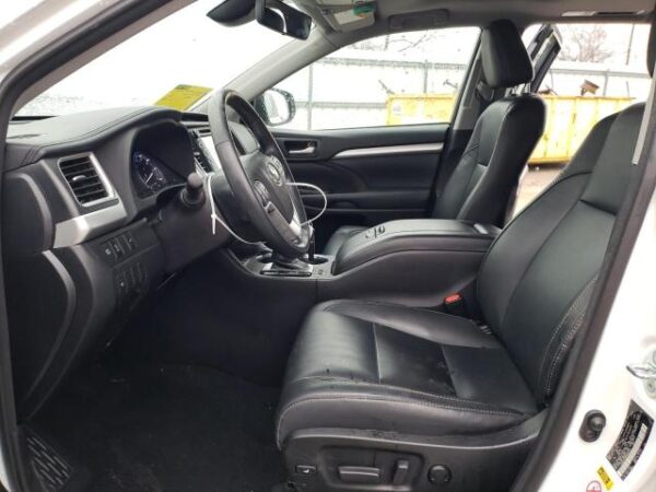 Toyota Highlander 2017 White — 5TDKZRFH8HS523243