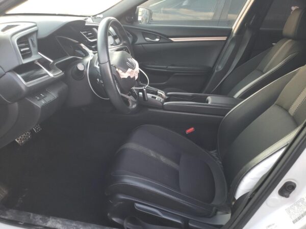 HONDA CIVIC WHITE - 2HGFC2F89KH571528