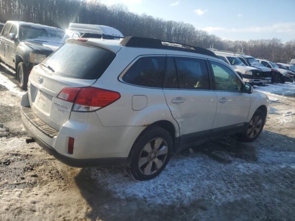 SUBARU OUTBACK WHITE - 4S4BRDJC0B2413229