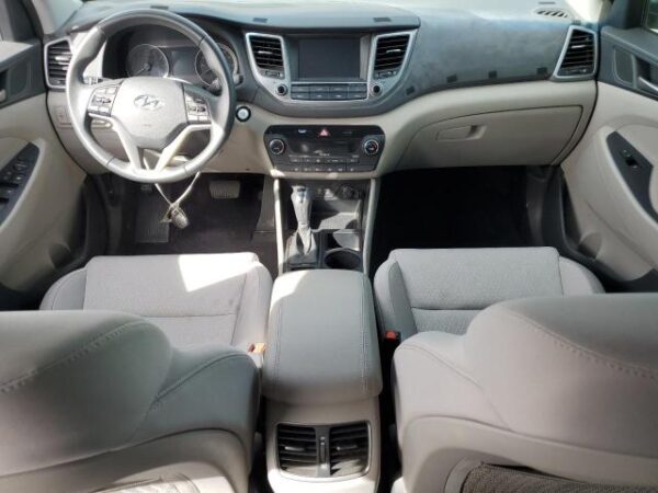 Hyundai Tucson 2018 - KM8J3CAL8JU805238