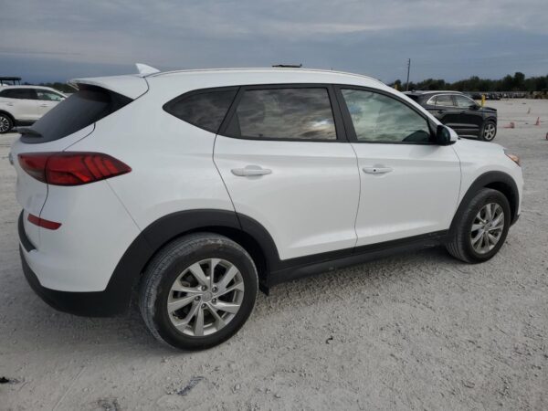 HYUNDAI TUCSON WHITE - KM8J33A46MU381135