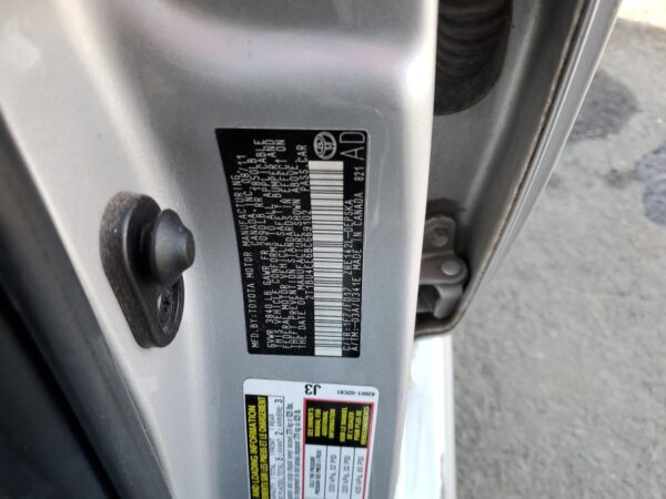 TOYOTA COROLLA SILVER - 2T1BU4EE6BC669102