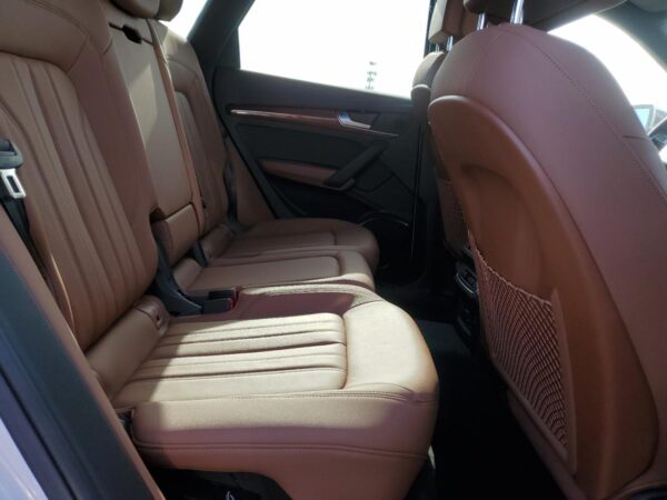 AUDI Q5 WHITE - WA1GAAFY3P2178573