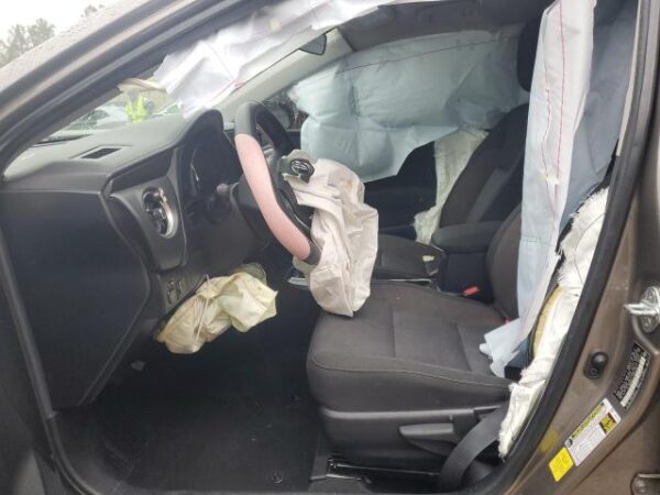 Toyota COROLLA 2018 - 2T1BURHE4JC098605