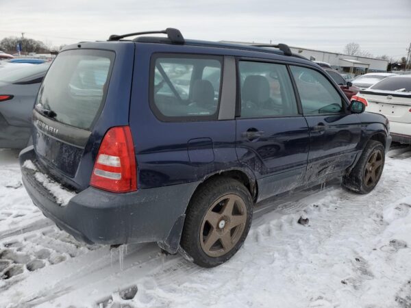 SUBARU FORESTER BLUE - JF1SG63635H744102