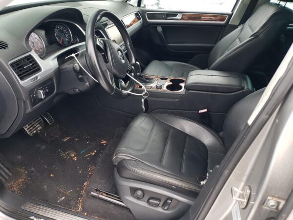 VOLKSWAGEN TOUAREG SILVER - WVGFG9BP9BD001966