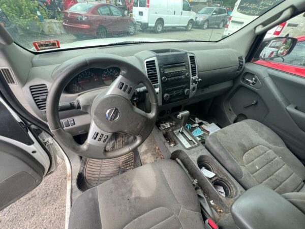 NISSAN FRONTIER WHITE - 1N6BD0CT8GN728873