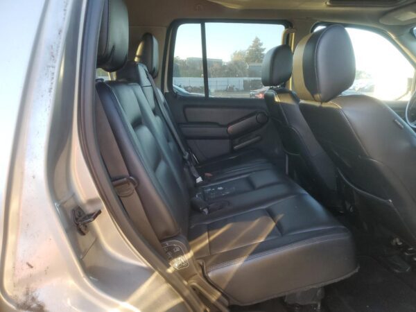 FORD EXPLORER GRAY - 1FMEU75858UA01260