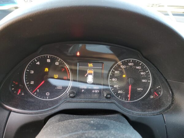 AUDI Q5 SILVER - WA1LFAFP0BA043430