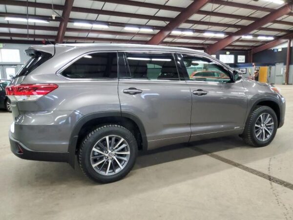 Toyota Highlander 2017 Gray — 5TDJGRFH9JS041002