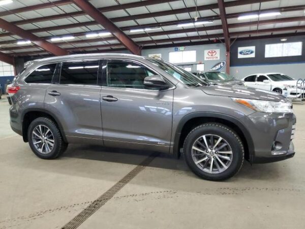 Toyota Highlander 2017 Gray — 5TDJGRFH9JS041002