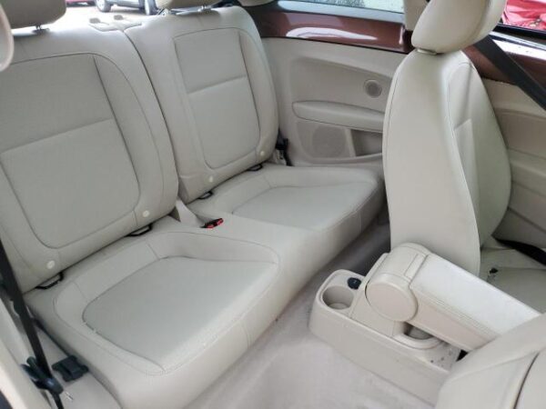 Volkswagen BEETLE 2016 - 3VWJ07AT2GM634100
