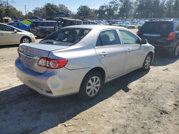 TOYOTA COROLLA SILVER - 2T1BU4EE9CC912564