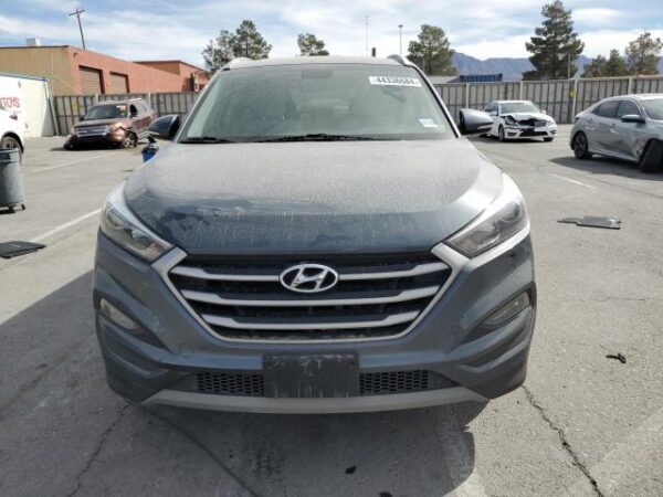 Hyundai Tucson 2018 - KM8J3CAL8JU805238