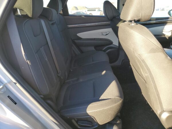 HYUNDAI TUCSON SILVER - 5NMJB3DE3RH300084