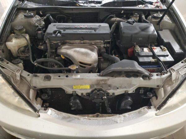 TOYOTA CAMRY SILVER - 4T1BE32K44U913977