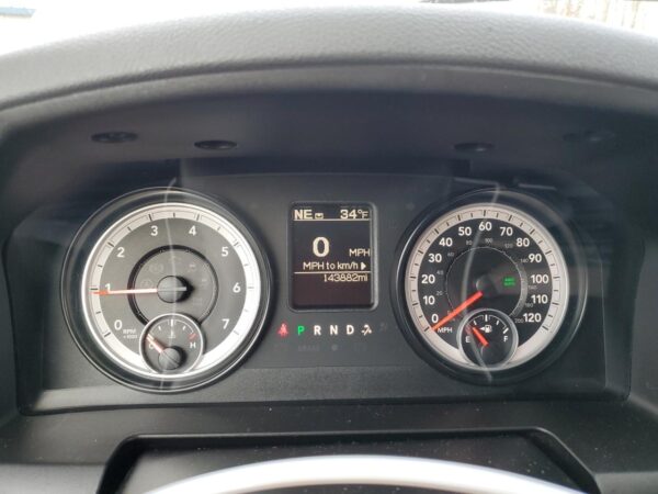 RAM 1500 SILVER - 1C6RR7GTXES299229