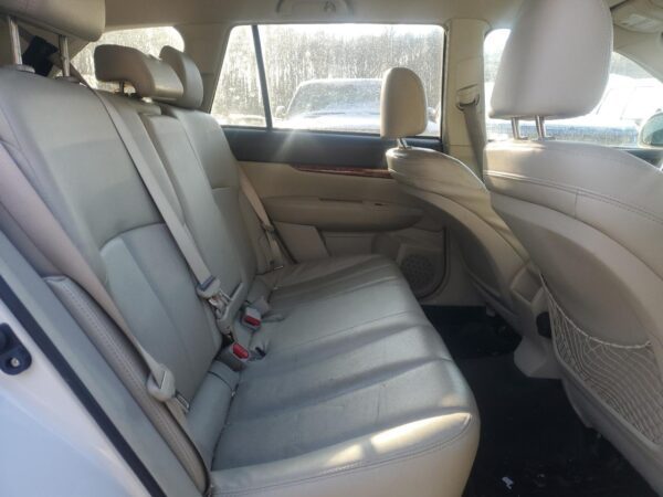 SUBARU OUTBACK WHITE - 4S4BRDJC0B2413229