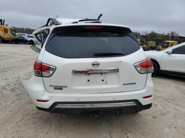 NISSAN PATHFINDER WHITE - 5N1AR2MN5EC713635