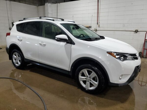 TOYOTA RAV4 WHITE - JTMRFREV4ED091370