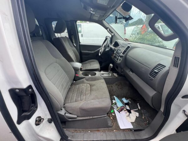 NISSAN FRONTIER WHITE - 1N6BD0CT8GN728873