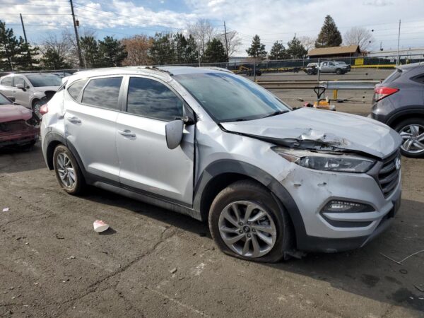 HYUNDAI TUCSON SILVER - KM8J3CA28GU110774