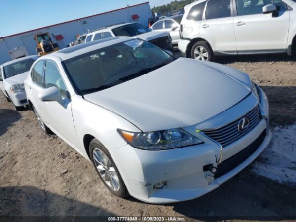 LEXUS ES 300H White - JTHBW1GG9F2099929