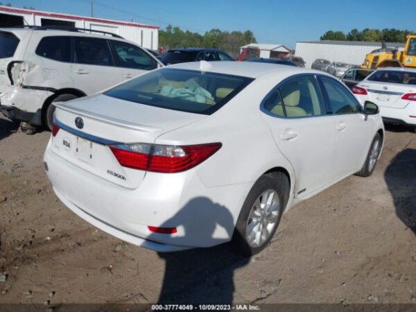 LEXUS ES 300H White - JTHBW1GG9F2099929