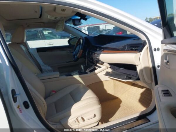 LEXUS ES 300H White - JTHBW1GG9F2099929