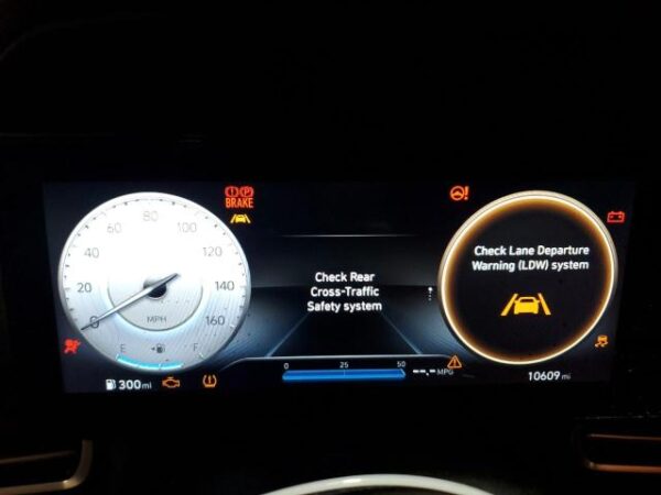 Hyundai Elantra 2023 - KMHLS4AG5PU600733