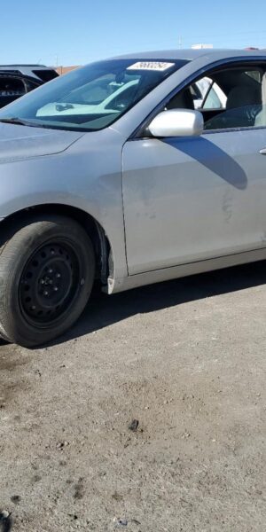 TOYOTA CAMRY SILVER - 4T1BF3EK6BU775316